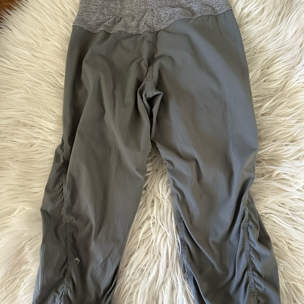 Ivivva gray cropped‎ baggy track jogger athletic pants size girls 12 - Picture 3 of 6